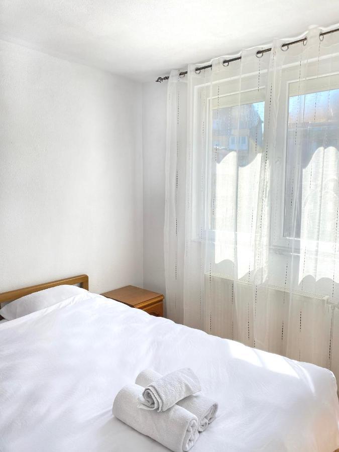 Zogu Apartments - City Center Prishtinë Luaran gambar