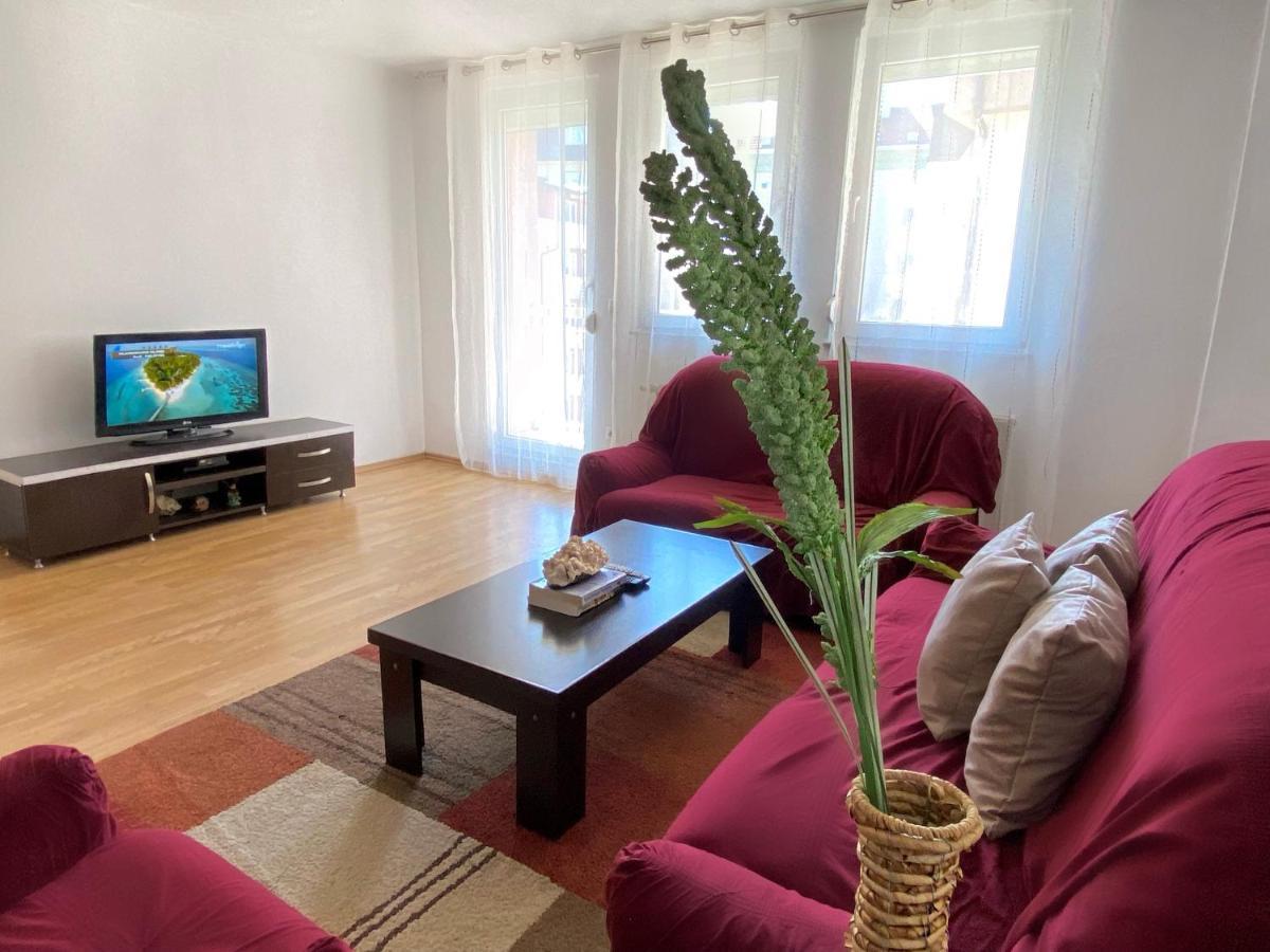 Zogu Apartments - City Center Prishtinë Luaran gambar